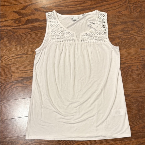 White Sleeveless Top - NWT - Picture 1 of 6